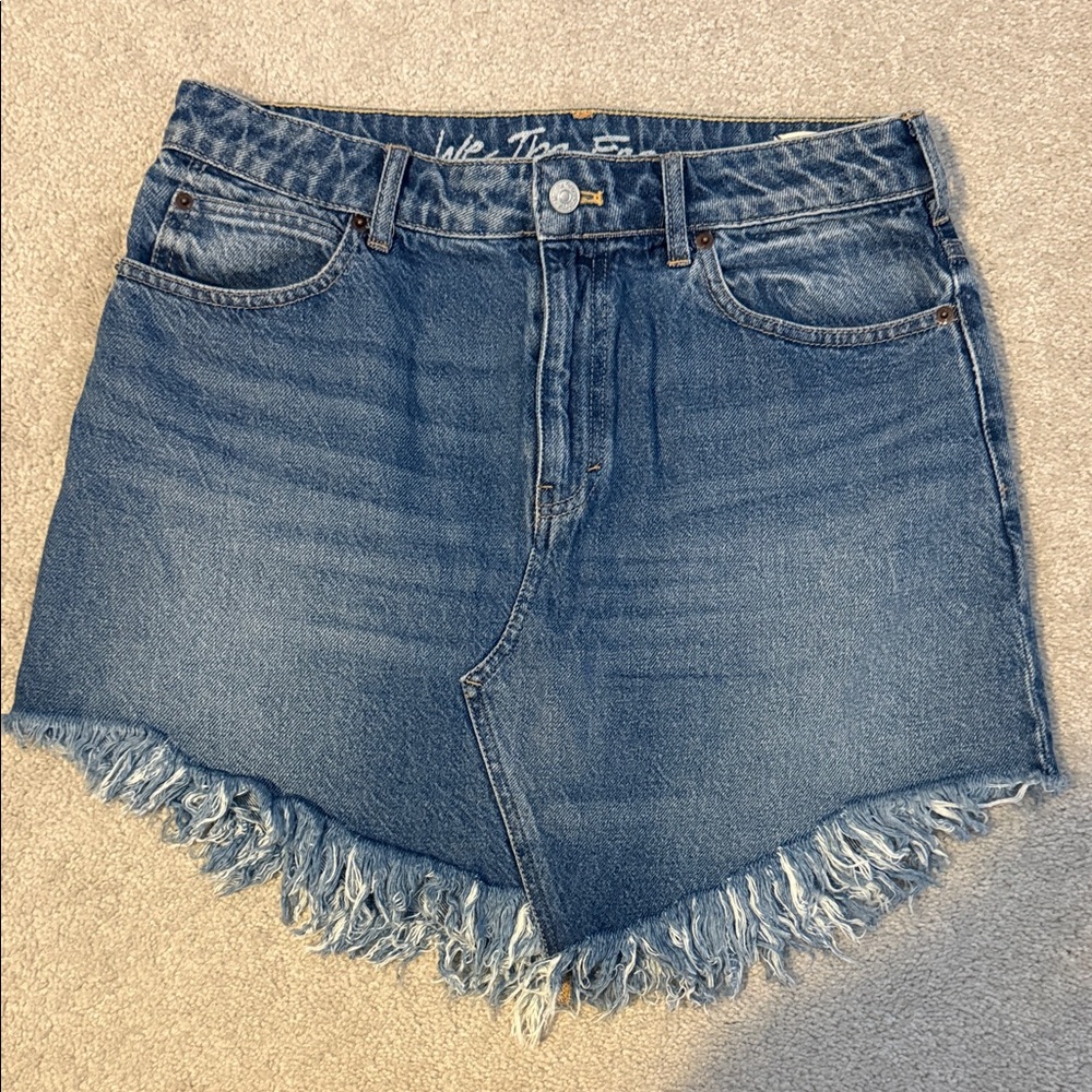 We the Free size 29 blue denim skirt